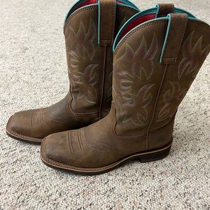 Ariat woman’s boots. Size 8.5
